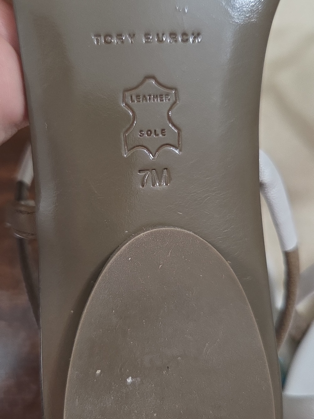 Tory Burch Brand New Never Worn White and Taupe Multi-Strap Flat Sandals 7M - Picture 9 of 9